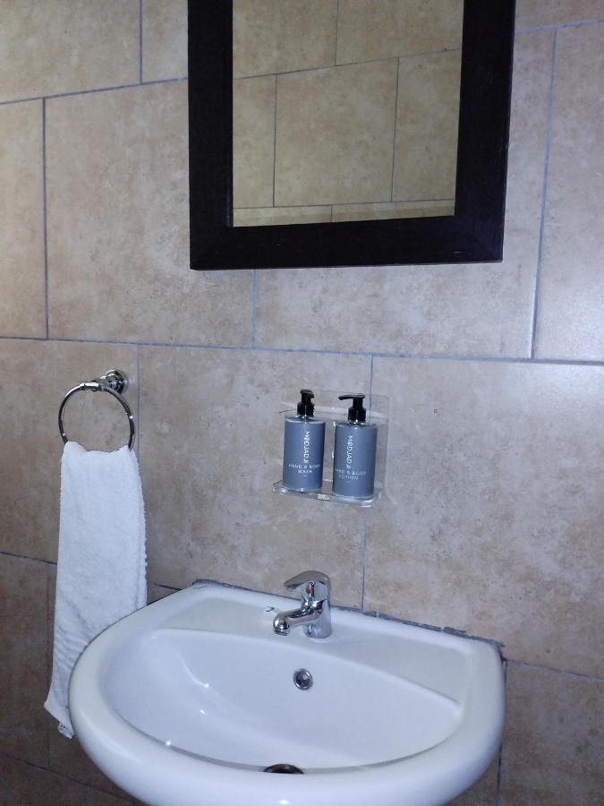 Ditsaleng Bed And Breakfast Vanderbijlpark Exterior foto